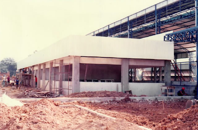 1997 - Vista dos fundos do prédio técnico