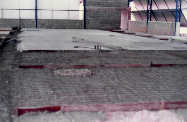 1997 - Detalhe do piso do galpão em concreto armado