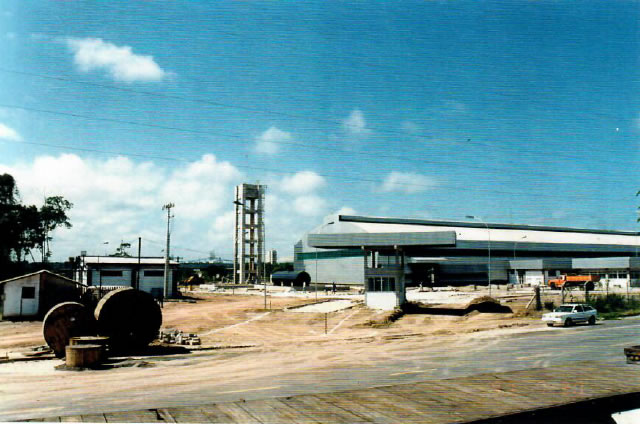 1997 - Vista lateral direita da fábrica
