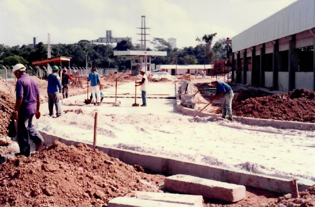 1997 - Execução do pavimento em blokret
