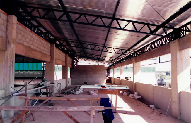 1999 - Vista interna do 2º pavimento do prédio administrativo